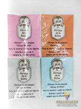 Carregar imagem no visualizador da galeria, Amuleto "Abraço de Bolso" para oferecer - Feira do Brinde