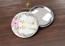 Carregar imagem no visualizador da galeria, Crachá/Pin - Adoro-te Madrinha modelo 1 - Feira do Brinde