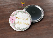 Carregar imagem no visualizador da galeria, Crachá/Pin - Adoro-te Madrinha modelo 1 - Feira do Brinde